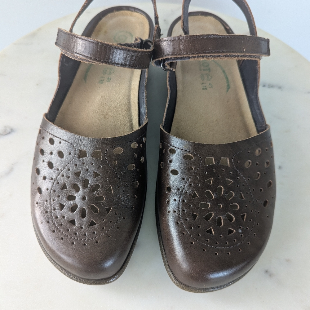 NAOT Israel Women's Brown Perforated Leather Comfort Mary Jane Sandals - Picture 8 of 9